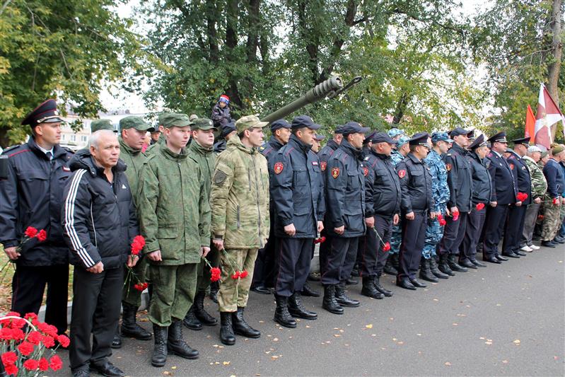 В Зауралье при участии Росгвардии торжественно открыт памятник воинам внутренних войск