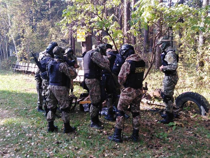 Подшефные Росгвардии из Кузбасса поучаствовали в военно-тактической игре в честь столетия со дня рождения М.Т. Калашникова