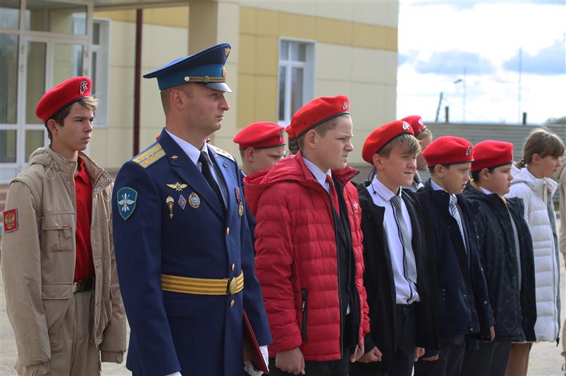 На базе авиаполка Росгвардии в Нижнем Новгороде состоялось торжественное посвящение школьников в юнармейцы (фото, видео)