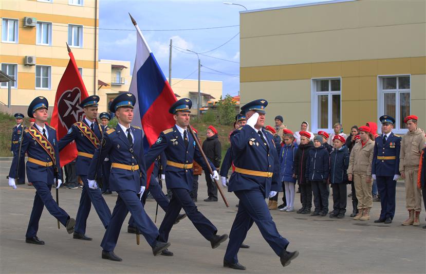 На базе авиаполка Росгвардии в Нижнем Новгороде состоялось торжественное посвящение школьников в юнармейцы (фото, видео)