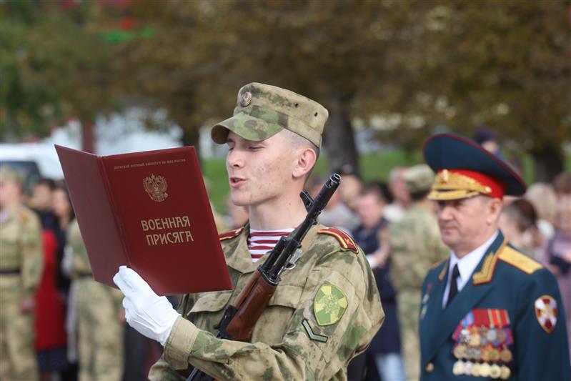 Курсанты Пермского военного института Росгвардии приняли военную присягу