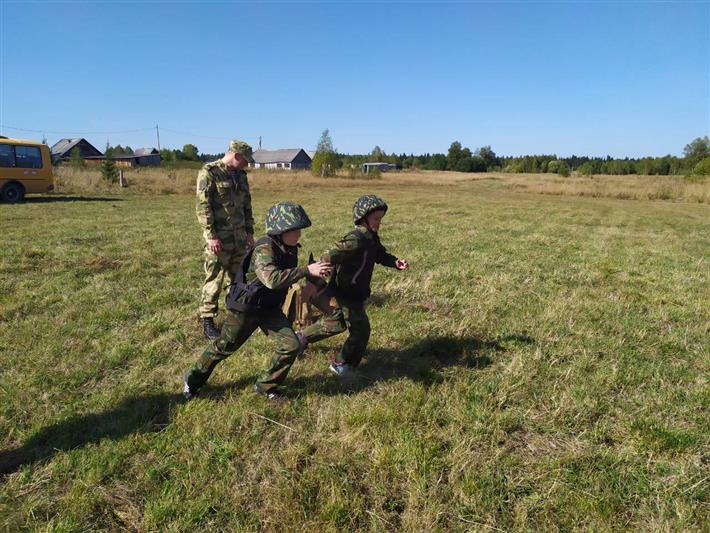 Томские росгвардейцы и «Сыны Отечества» провели профориентационное мероприятие для школьников