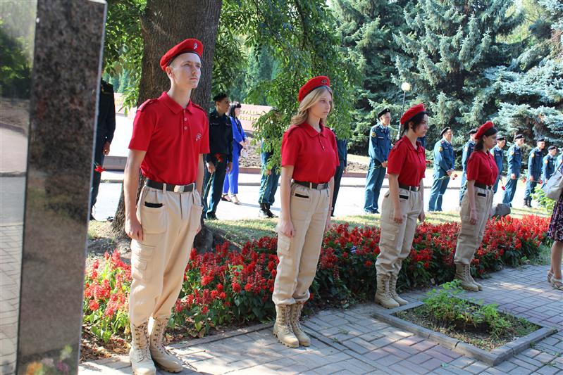 В Курске росгвардейцы присоединились к акции, посвященной Дню солидарности в борьбе с терроризмом 