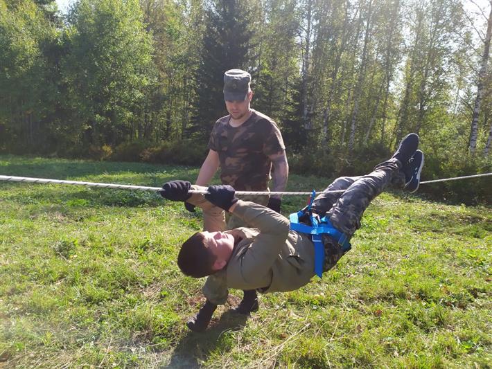 Томские росгвардейцы и «Сыны Отечества» провели профориентационное мероприятие для школьников