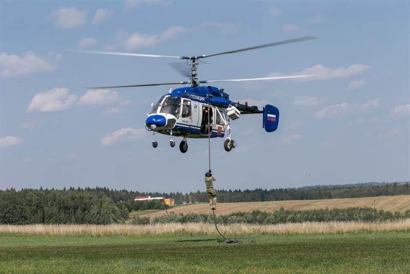 Отработка беспарашютного десантирования сотрудниками СОБР «Булат»