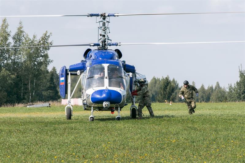 Отработка беспарашютного десантирования сотрудниками СОБР «Булат»