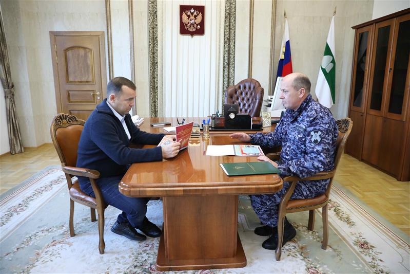 Губернатор Курганской области и начальник территориального управления Росгвардии обсудили вопросы взаимодействия
