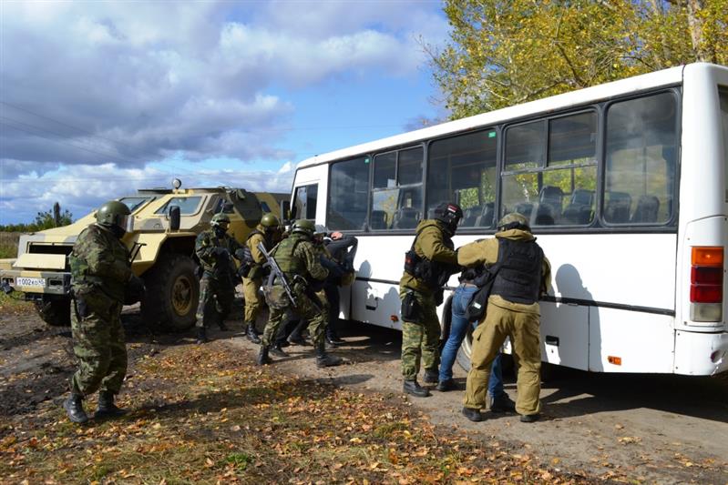 В Зауралье сотрудники спецподразделений Росгвардии приняли участие в  антитеррористическом учении