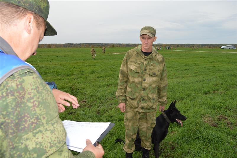 В Тюмени продолжается борьба за звание лучшего кинолога Росгвардии на Чемпионате ведомства