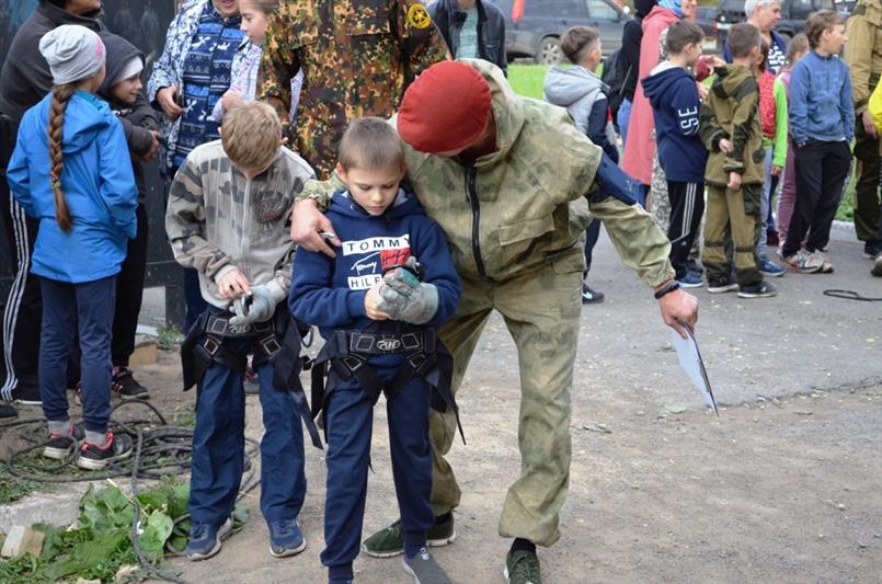 На Южном Урале при поддержке бойцов ОМОН организован первый детско-юношеский турнир по триатлону