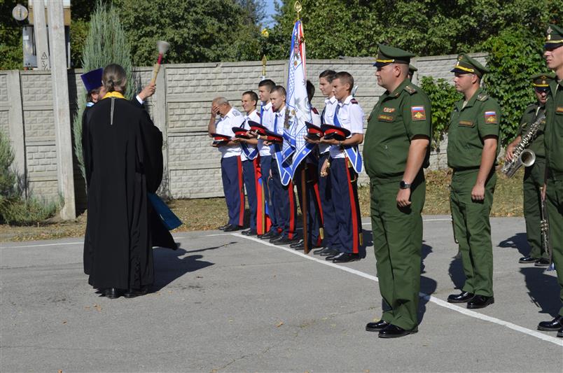 Врио командующего Южным округом Росгвардии поздравил донских кадет с началом нового учебного года