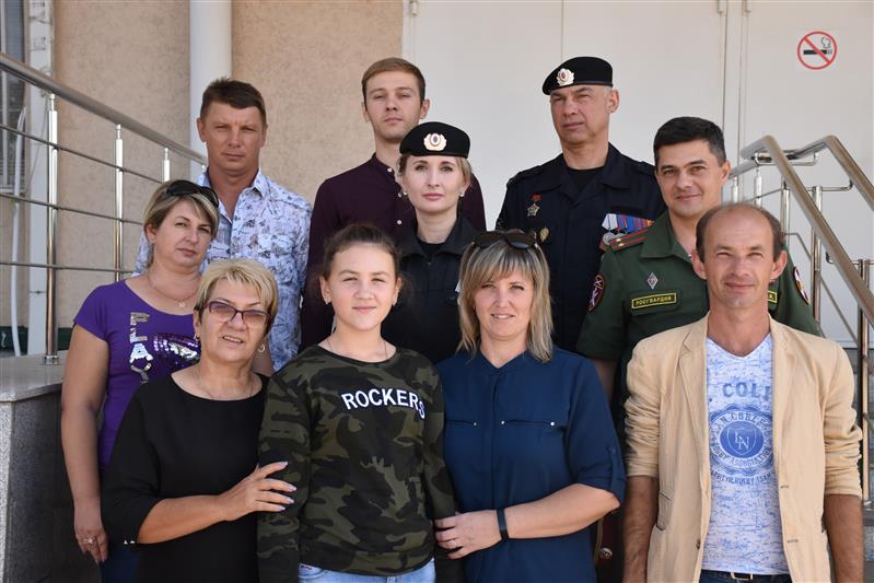 Бойцы адыгейского ОМОН вместе со школьниками почтили память Героя России Артёма Гармаша