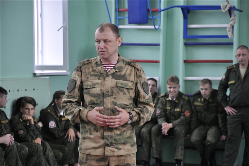 Росгвардейцы провели мастер-класс по самбо для смоленских кадет