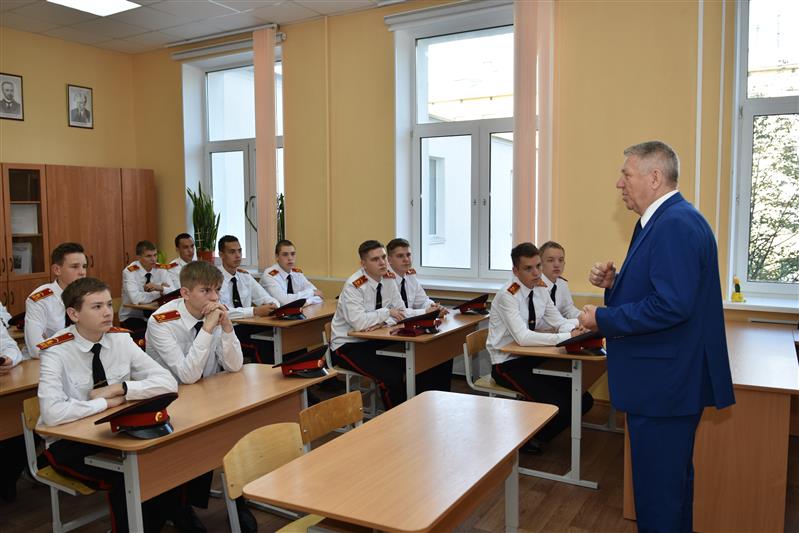 Ветераны рассказали кадетам Росгвардии о мужестве