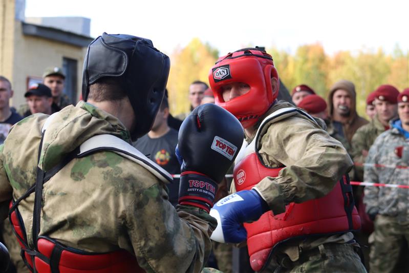 В Северо-Западном округе Росгвардии проведены квалификационные испытания на право ношения крапового берета