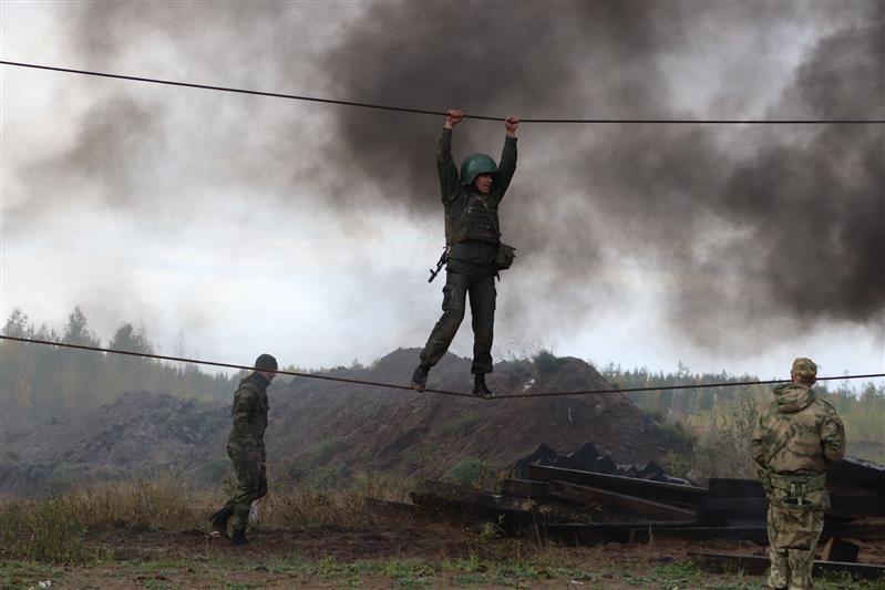 В Северо-Западном округе Росгвардии проведены квалификационные испытания на право ношения крапового берета
