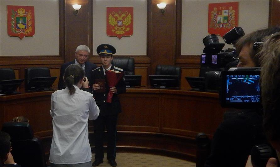 Юные росгвардейцы получили именные стипендии от администрации города Ставрополя