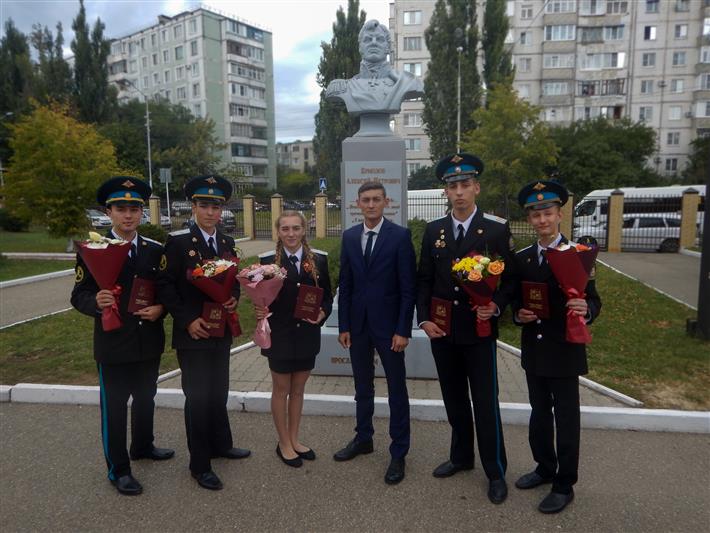 Юные росгвардейцы получили именные стипендии от администрации города Ставрополя