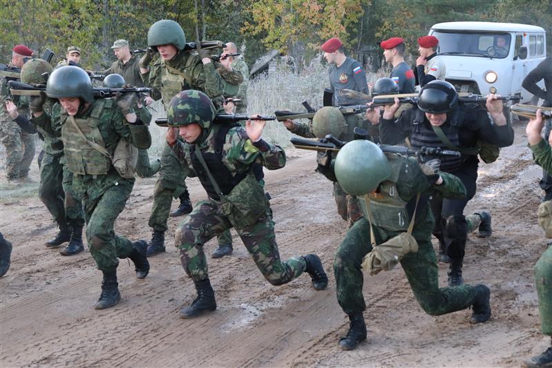 В Северо-Западном округе Росгвардии проведены квалификационные испытания на право ношения крапового берета