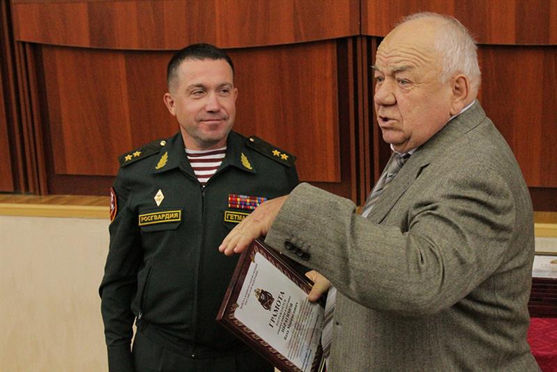 Командующий Северо-Кавказским округом Росгвардии генерал-лейтенант Игорь Гетманов провел совещание с председателями ветеранских организаций