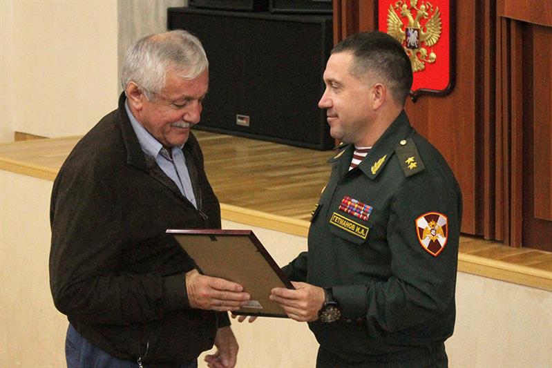 Командующий Северо-Кавказским округом Росгвардии генерал-лейтенант Игорь Гетманов провел совещание с председателями ветеранских организаций
