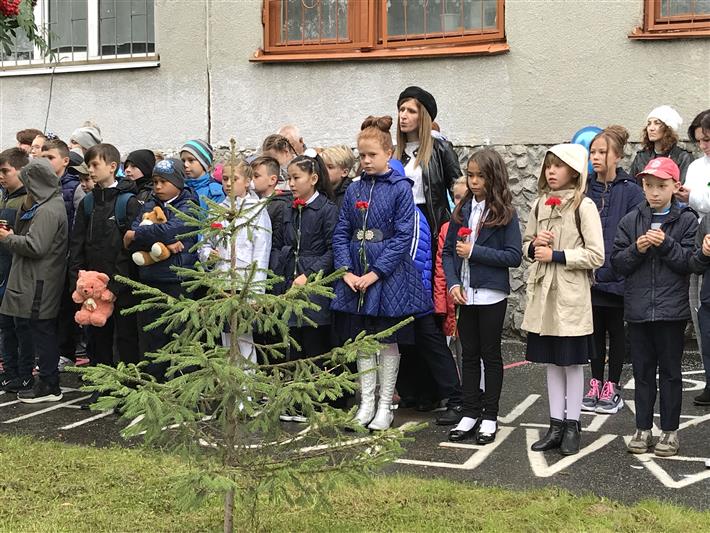 Сотрудники екатеринбургского ОМОН почтили память жертв теракта в Беслане