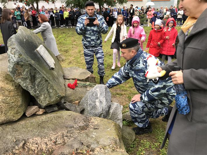 Сотрудники екатеринбургского ОМОН почтили память жертв теракта в Беслане