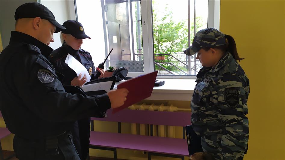 Росгвардейцы Северо-Запада приняли участие в обеспечении правопорядка в День знаний