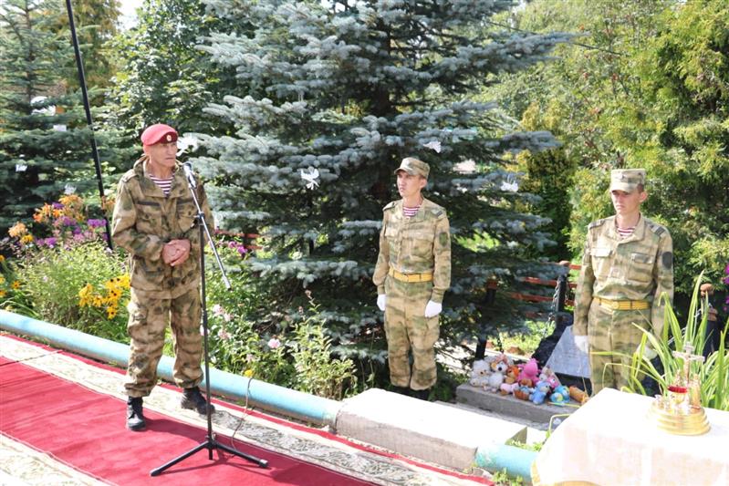 Военнослужащие софринской бригады Росгвардии приняли участие в памятном мероприятии, посвященном 15-й годовщине трагедии в Беслане