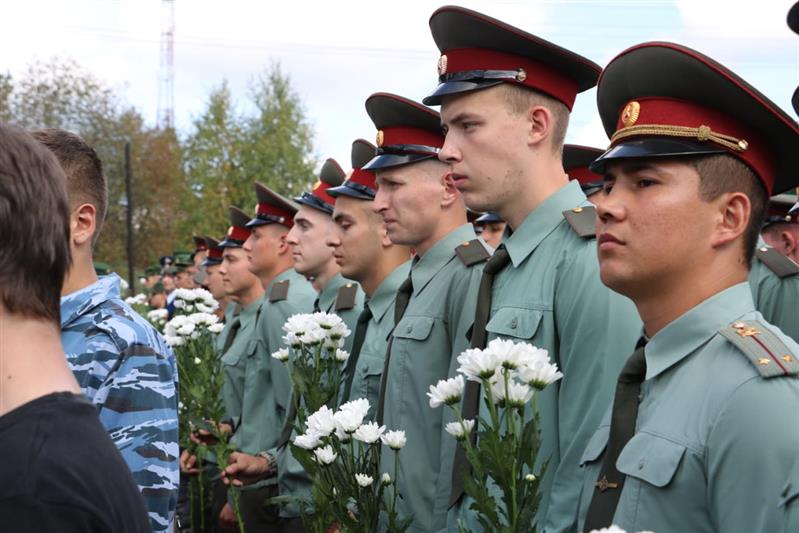 Военнослужащие софринской бригады Росгвардии приняли участие в памятном мероприятии, посвященном 15-й годовщине трагедии в Беслане