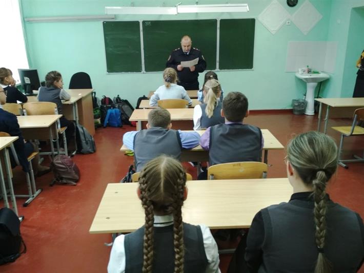 Цикл занятий по антитеррористической  безопасности провели сотрудники Росгвардии со школьниками Зауралья 