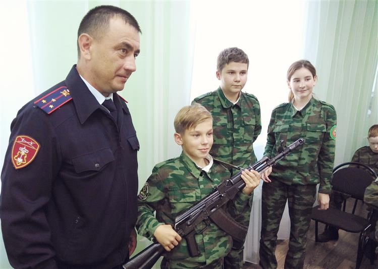 Исторический час для зауральских школьников провели росгвардейцы в Кургане