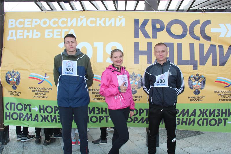 Военнослужащие и сотрудники Росгвардии приняли участие в общероссийском «Кроссе наций» в Севастополе