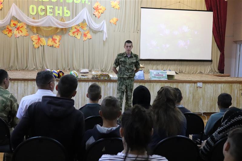 В Марий Эл сотрудники Росгвардии присоединились к акции «Собери ребенка в школу»
