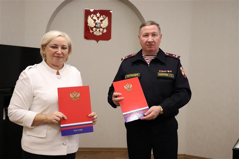 Подписано соглашение о сотрудничестве между Росгвардией и двумя йошкар-олинскими школами 