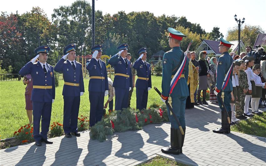 Заместитель начальника Главного управления авиации Росгвардии принял участие в открытии воинского мемориала в Нижегородской области