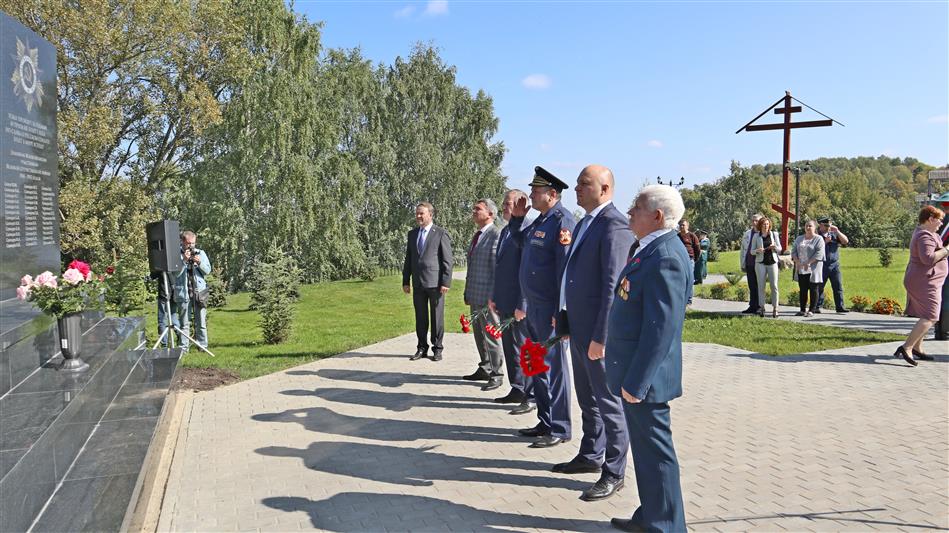 Заместитель начальника Главного управления авиации Росгвардии принял участие в открытии воинского мемориала в Нижегородской области