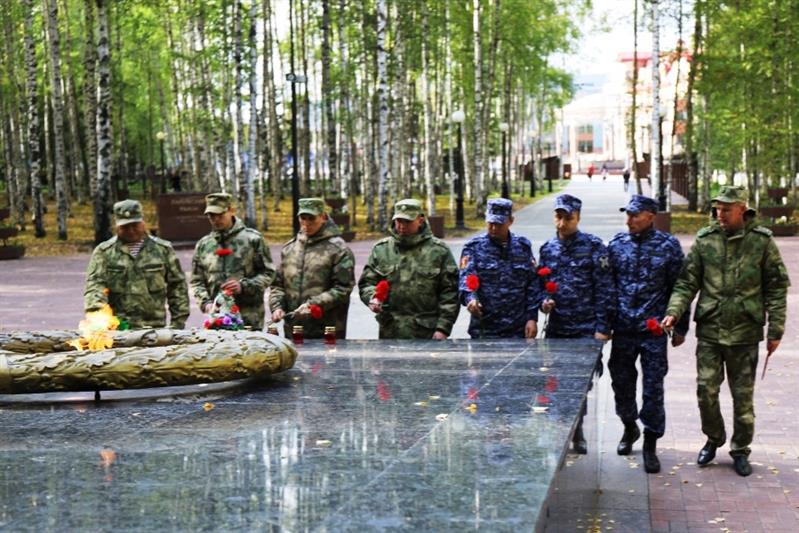 Росгвардейцы Югры почтили память погибших коллег 