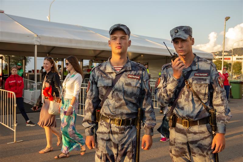 Росгвардейцы обеспечили правопорядок в период проведения российского этапа «Формулы-1» в Сочи (фото, видео)