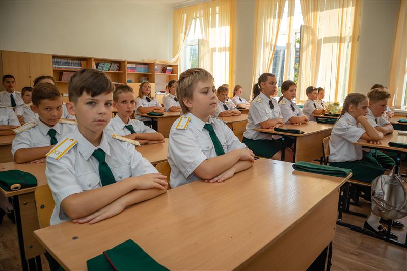 В Сочи в День знаний открыли первые кадетские классы Росгвардии