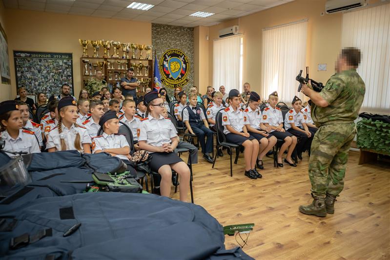 В Сочи в День знаний открыли первые кадетские классы Росгвардии