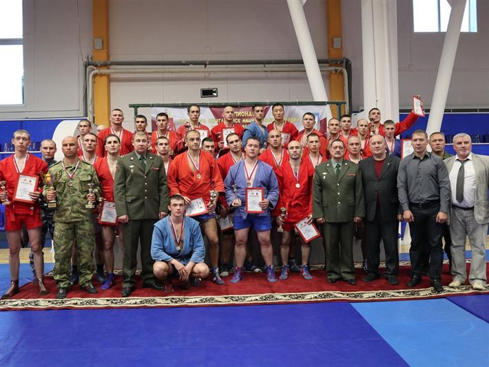 В Уральском округе Росгвардии определили лучших самбистов (видео)