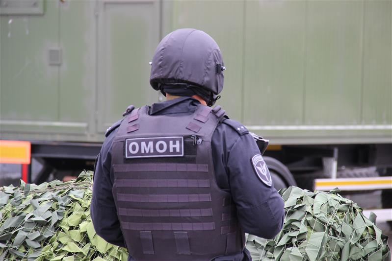 При участии ОМОН в Воронеже задержаны подозреваемые в мошенничестве под видом медицинских услуг