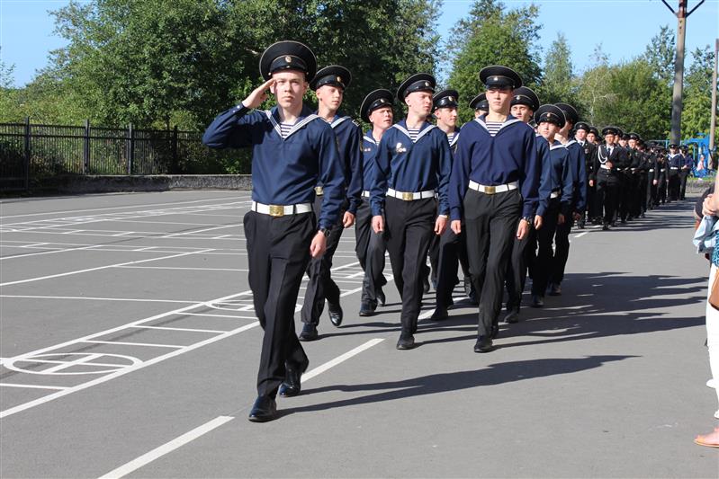 Руководство Управления Росгвардии по Республике Карелия поздравило петрозаводских кадетов с Днем знаний