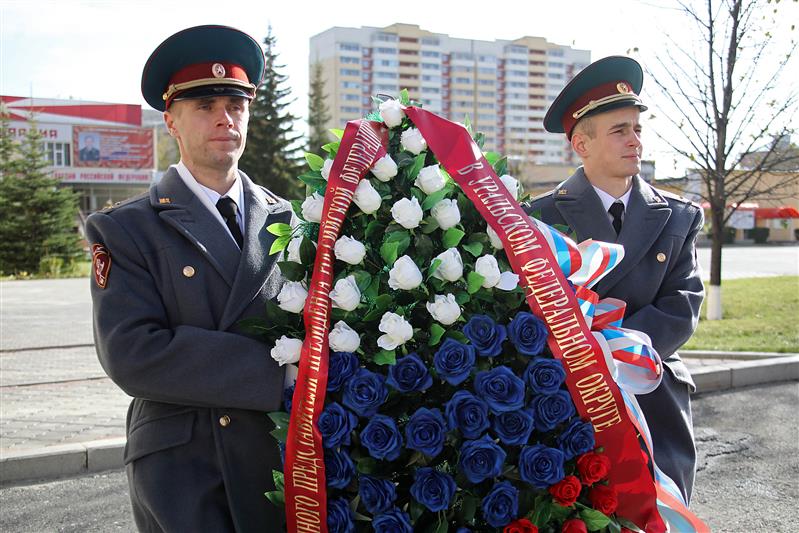 В Екатеринбурге открыт памятник погибшим воинам правопорядка