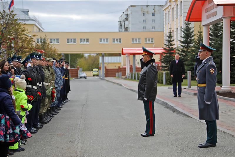 В Екатеринбурге открыт памятник погибшим воинам правопорядка