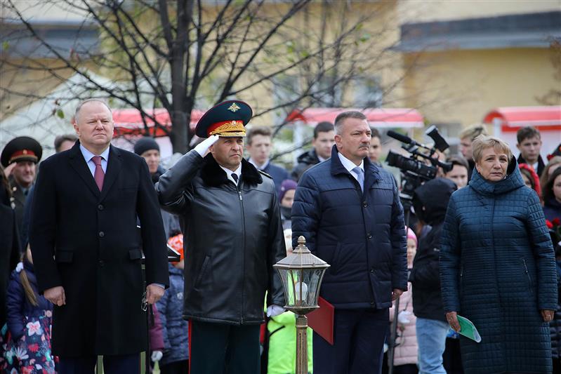 В Екатеринбурге открыт памятник погибшим воинам правопорядка