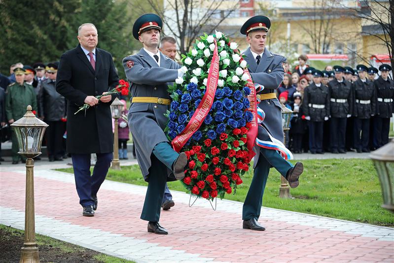 В Екатеринбурге открыт памятник погибшим воинам правопорядка