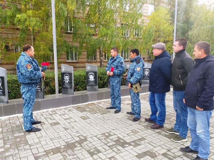 На Южном Урале военнослужащие и сотрудники Росгвардии приняли участие в памятных мероприятиях, посвященных 20-летию ОГВ (с) на Северном Кавказе