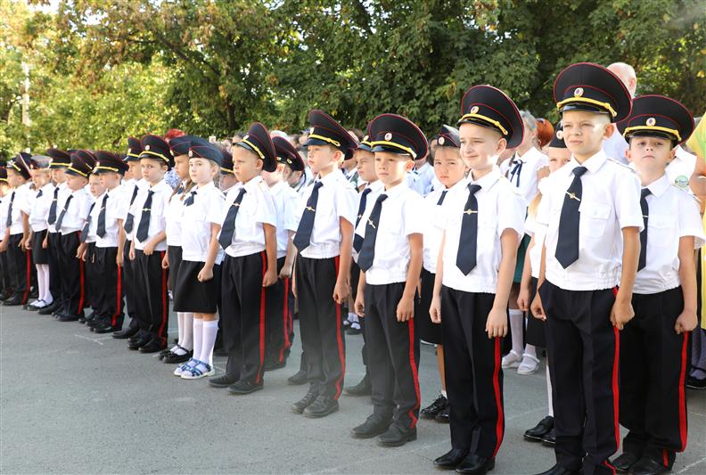 В Крыму торжественно открыли первые профильные школьные классы Росгвардии